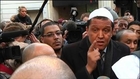 Recueillement et révolte de l'imam de Drancy devant le siège de Charlie Hebdo