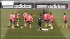 Cristiano Ronaldo humilie Martin Odegaard à l'entraînement - Real Madrid